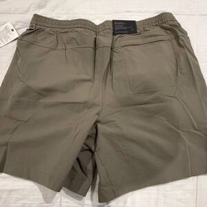 Lululemon Men’s Bowline Rover Gray  8” Shorts Size 2XL